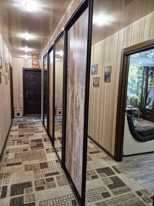 Продам 3 кімн. квартиру з КАПІТАЛЬНИМ РЕМОНТОМ. 2/9 цегл. 60000