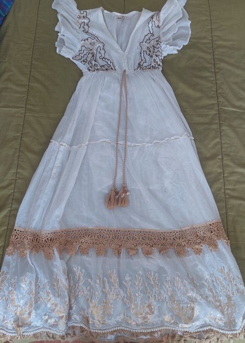 Vestido branco comprido de marca indiana