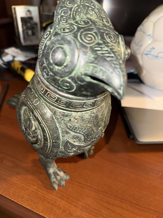 Chinska figura ptaka - stylizowany braz