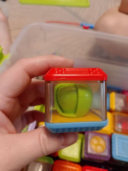 Продам сенсорні кубики від фірми Fisher Price