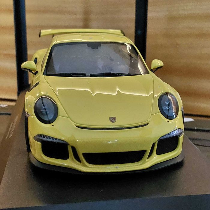 Porsche 911 (991) GT3 RS 2015 (amarelo) Minichamps 1:18