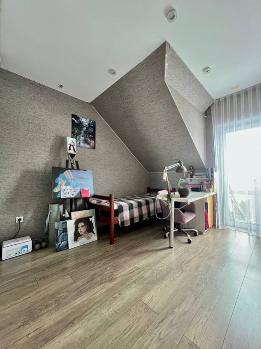 Продаж! Котедж з ремонтом 116 м² + 5 соток. Пустомити, вул. Свободи