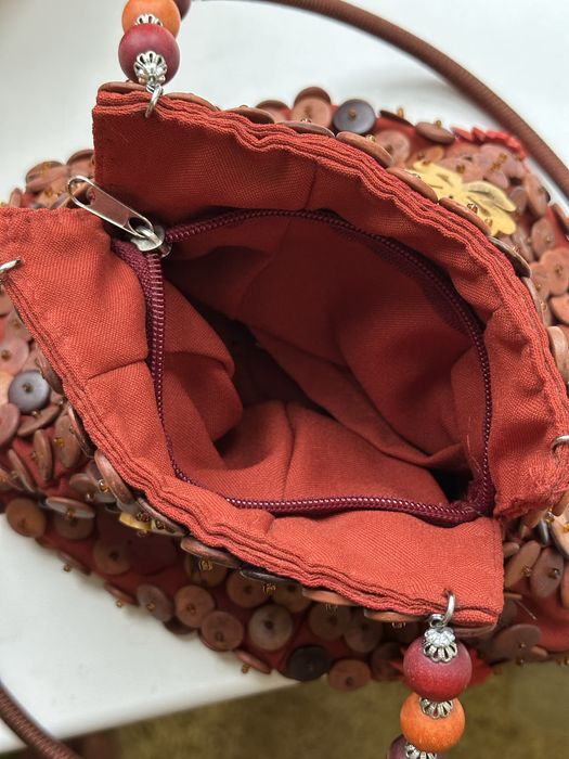 Вінтажна сумка з деревʼяними бусинами