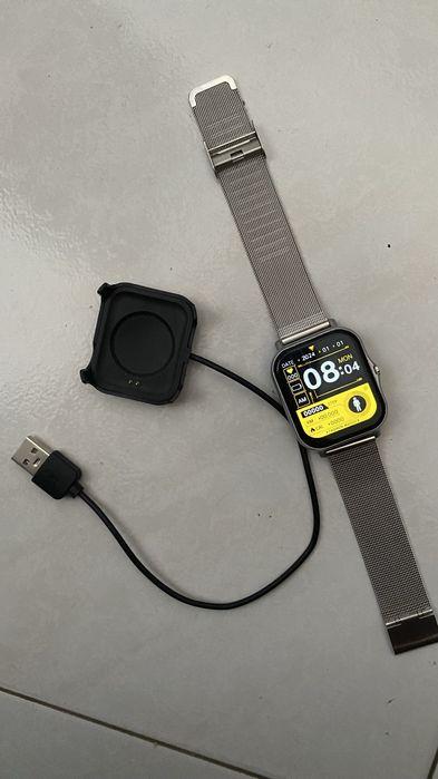 Smartwatches (2 relogios) bom estado