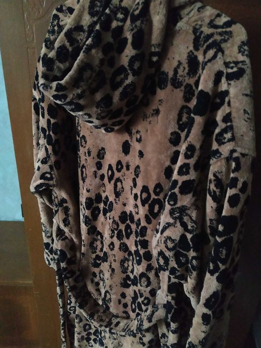 Халат Roberto Cavalli з леопардовим принтом, розмір XXL