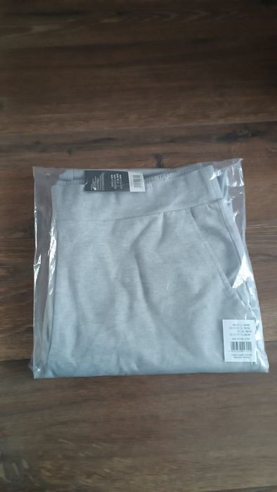 Spodnie dresowe damskie esmara L 44/46  nowe