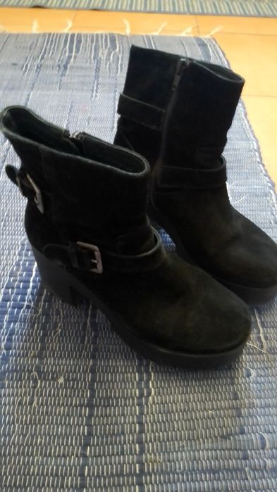 Botas camurça tamanho  37