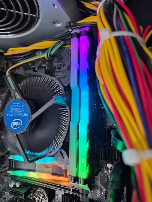 пам'ять DDR4 16GB Kit 2x8GB 3000MHz CL16 HP v8 RGB. Trade-in