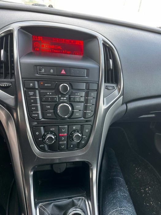 Opel Astra carrinha foto 3