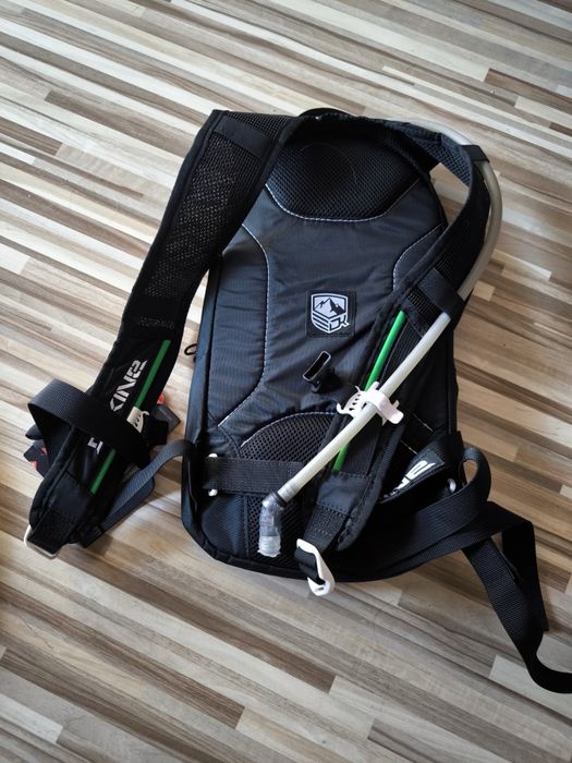 Dakine plecak rowerowy 8l z bukłakiem