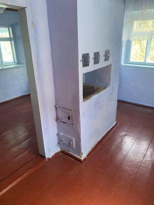 Продам газифікований будинок з приватизованою земельною  ділянкою