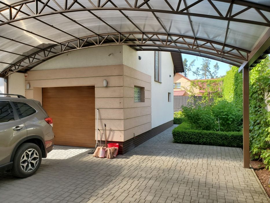 Будинок з ремонтом і басейном