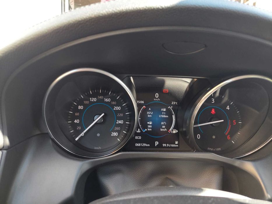 Jaguar XF com 69000 km em rigoroso estado novo