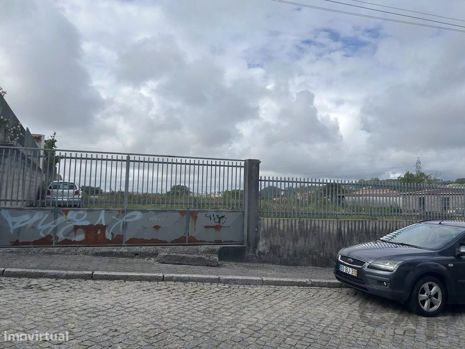 Terreno urbano para construção em Canelas