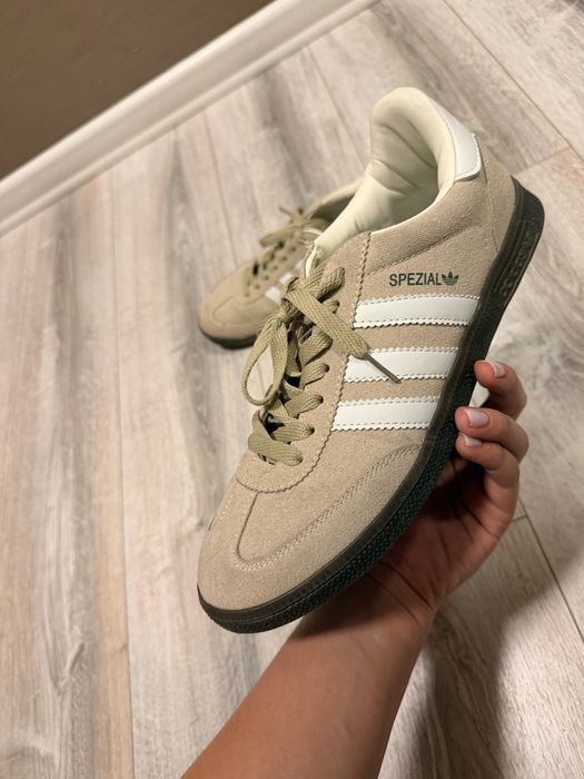 Кросівки Adidas Spezial оригінал 42 розмір, є нюанс