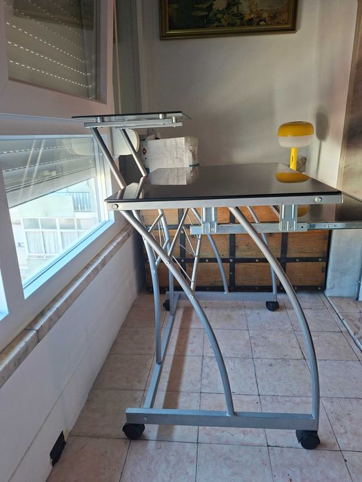 Secretária multifunções