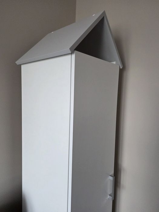 Szafa dziecięca na ubrania Konsimo