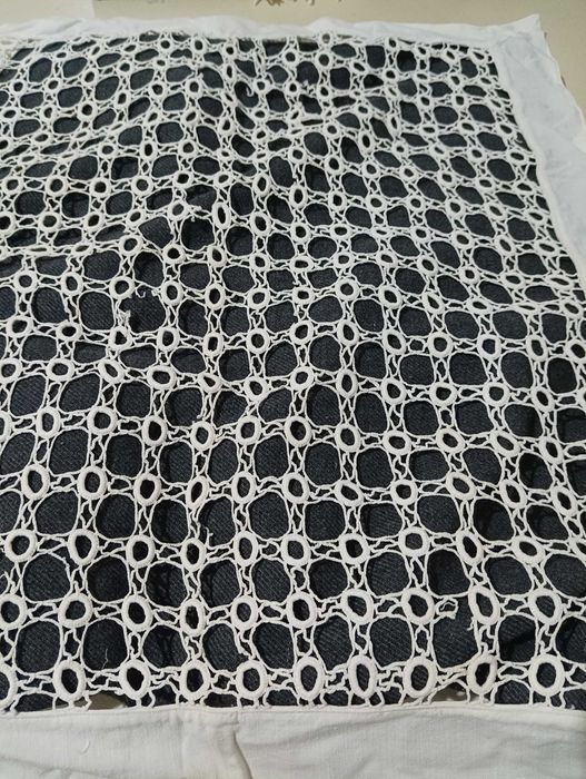 Almofadas em renda e linho, centenárias