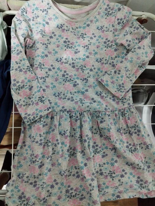Sukienka rozmiar 122