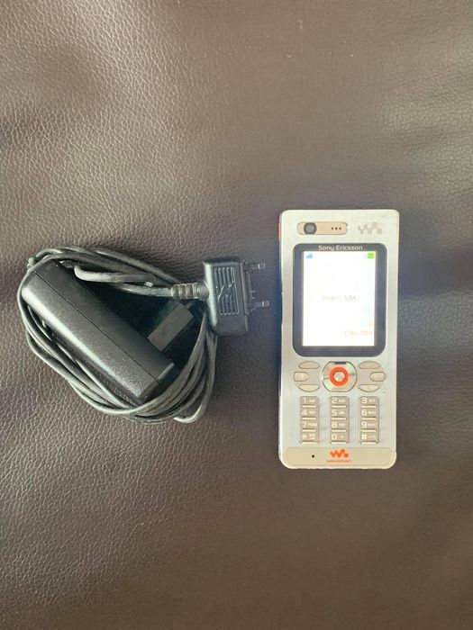 Telemovel Sony Ericsson W880