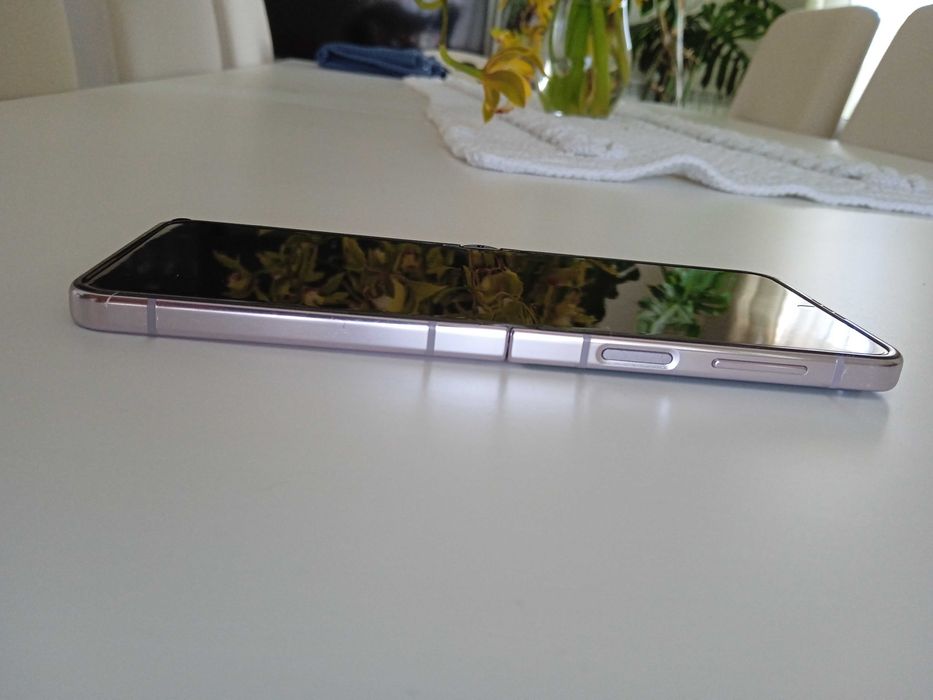 Samsung Galaxy Z Flip 5 Novo