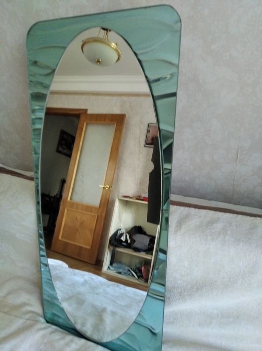 Продаются зеркала разнообрзных форм и размеров