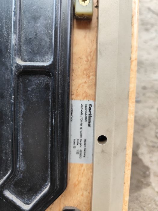 VW Transporter T4 Multivan stolik