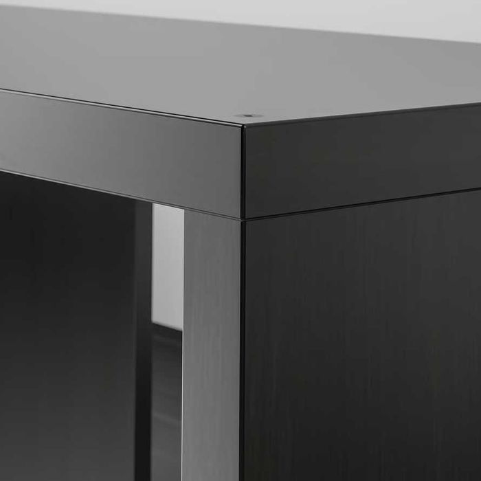 Móvel de TV com estantes incorporadas