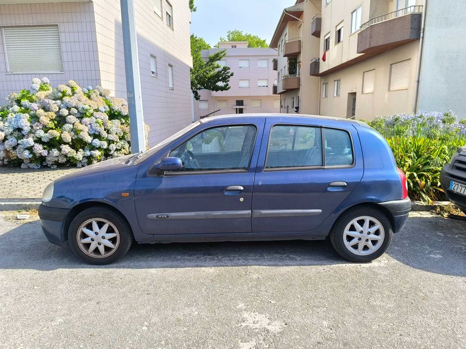 Renault Clio 1.2cc azul
