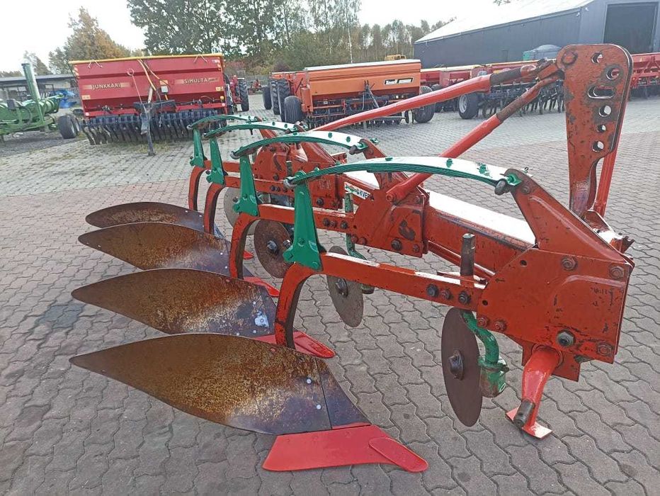 Plugi cztero skibowe Kverneland Vario.50 na skibe.