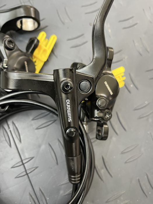 Par de travões shimano mt200