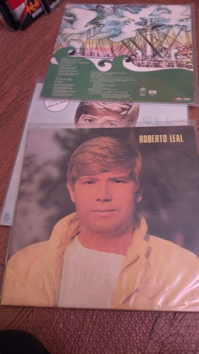 Roberto leal 
Capas e discos muito bom estado
20€