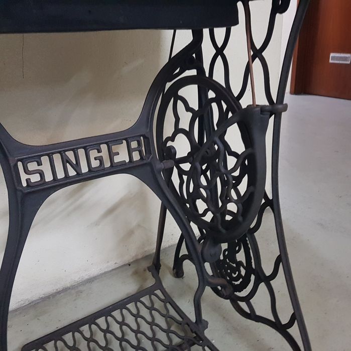 Máquina de Costura Singer