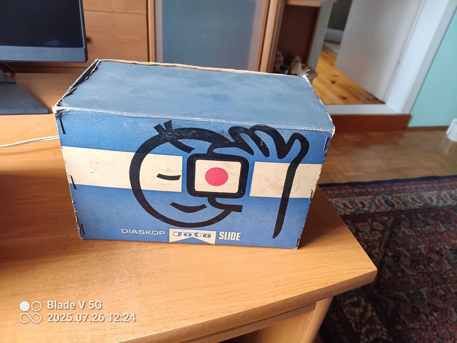 Rzutnik do przezroczy Jota