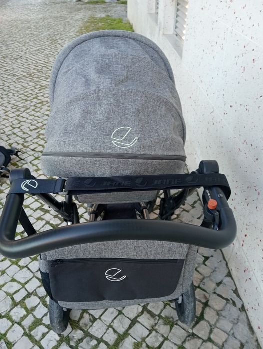 Ovo e carrinho Jané