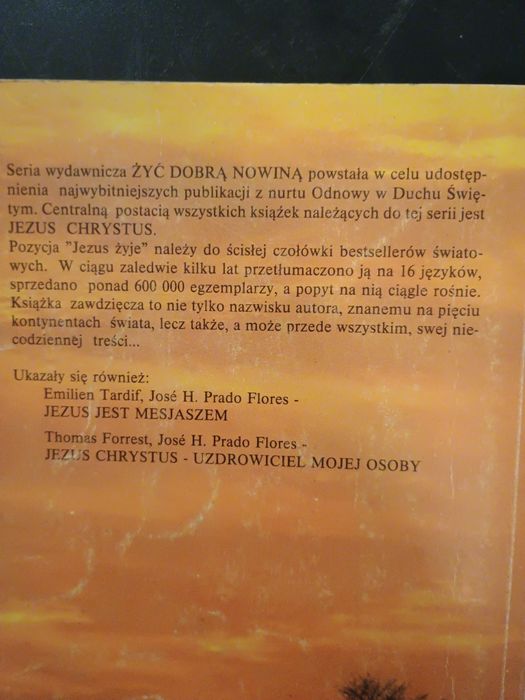 Jezus żyje. PRADO FLORES