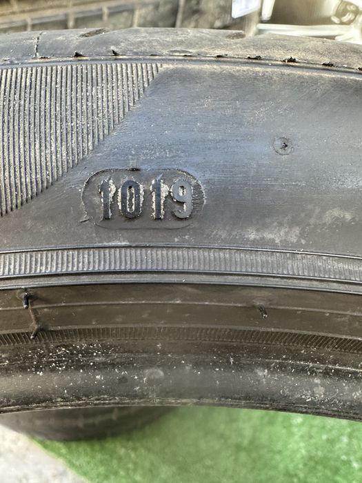295/35 R21 Pirelli P zero 19г комплект шин  летних.