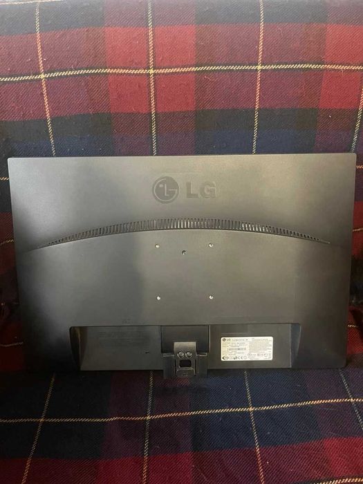 Продам монитор LG Flatron E2210S-BN