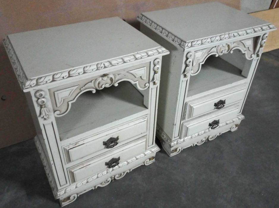 Quarto - Mobília antiga Lacada, estilo Luís XV