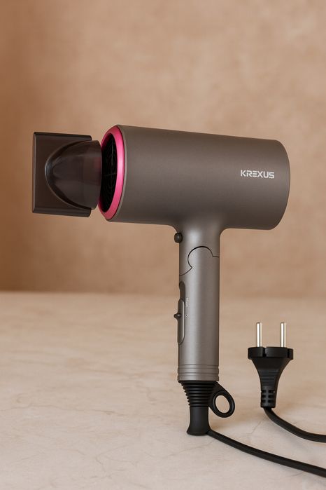 Profesjonalna suszarka do włosów z jonizacją składana i lekka