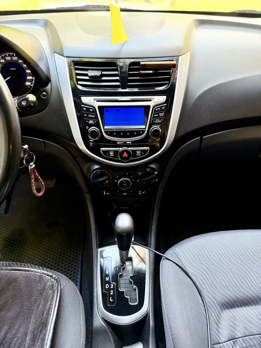 Hyundai Accent 2011г Полноценый Автомат