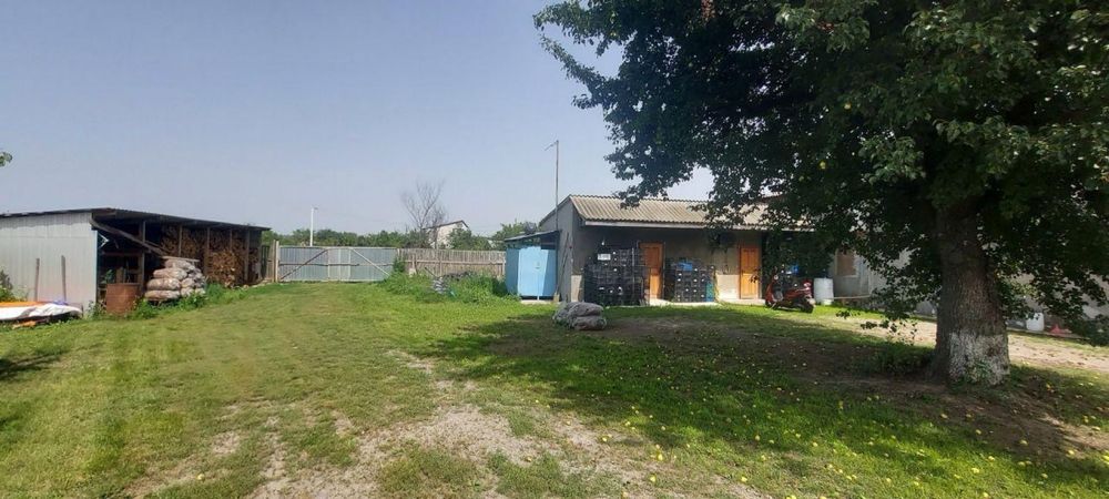 Продаж КОМЕРЦІЯ    900  м²
