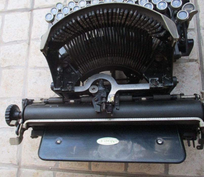 1928 ROFA - Maquina de escrever antiga