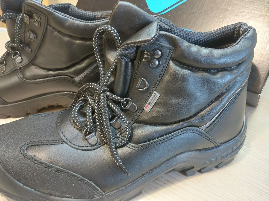 Buty robocze . .