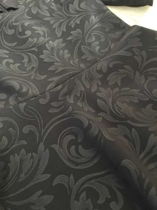 Czarna sukienka z rękawkiem