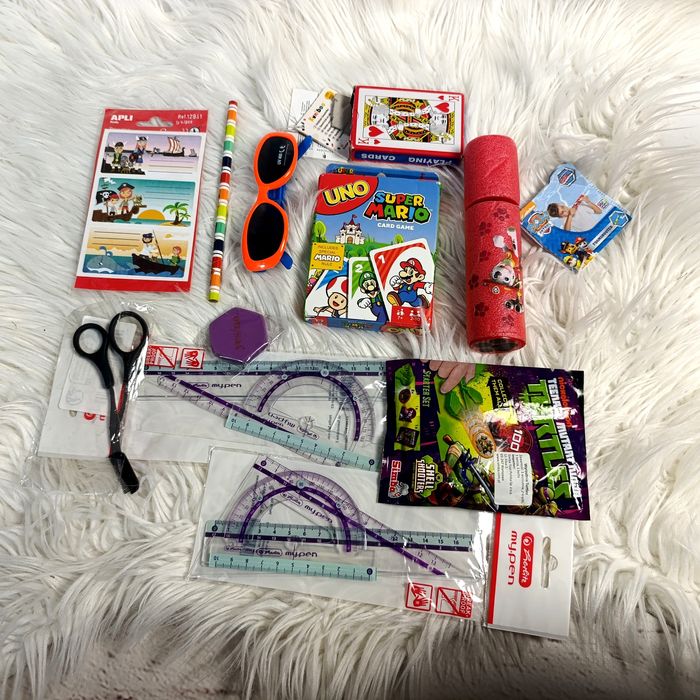 Zestaw akcesoriów dla dziecka okulary przeciwsłoneczne zegarek linijki