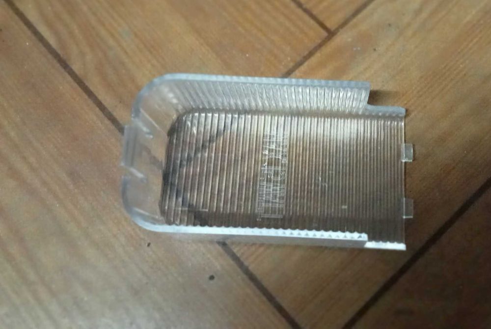 Vendo gavetas, e as prateleiras do frigorífico marca Hotpoint Ariston