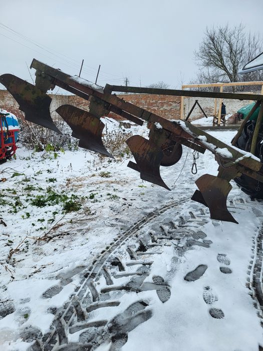 Плуг 4-х корпусний,4*35