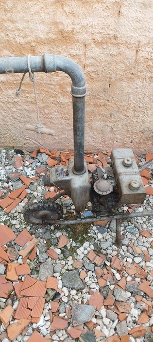 Motor de Rega antigo  a Petróleo