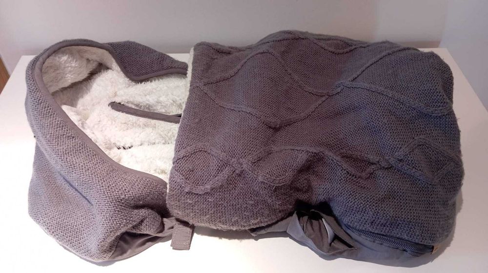 Capa em tricot com forro em polar, para cadeira-auto ovo